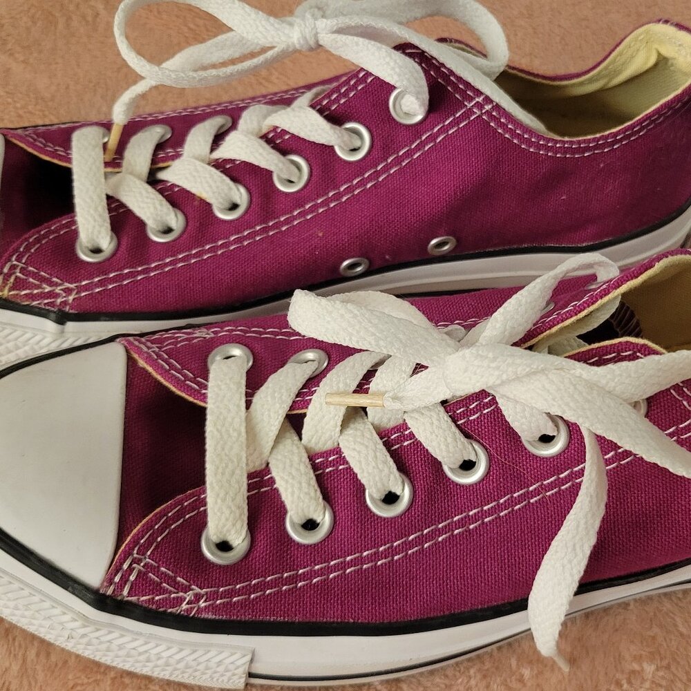 Converse Chuck Taylor All Star Low Top Shoe Women 8 Magenta Purple